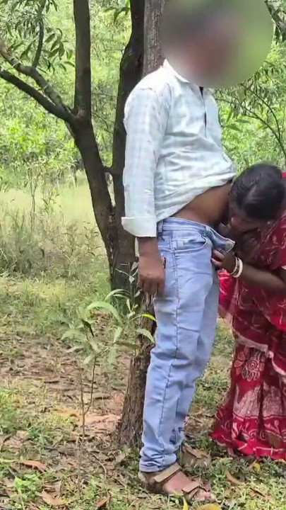Sona Bhabhi fucked by a school student in forest,she first time  forest outdoor sex by her school life boy friend. | Clip 1