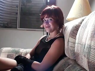 Sexy 30 Year Old Cougar Redhead Milf Gives Us A Show