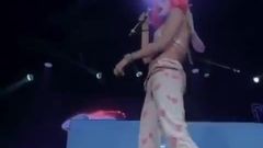 Bella Thorne dans fierbinte în concert