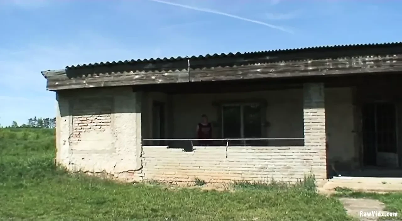 Брюнетка-тинка связывается со старым мужиком