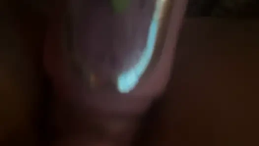 Masukin dildo ke dalam memek sempitku