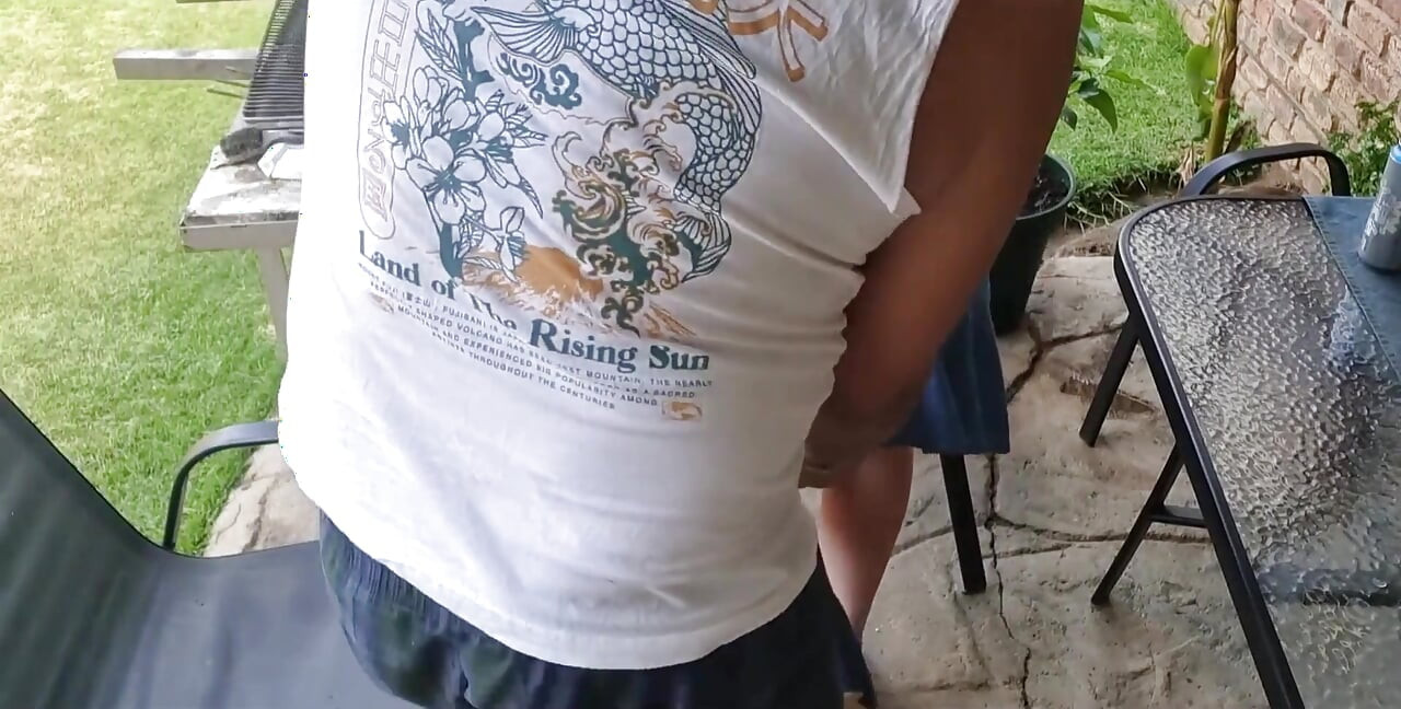 La masturbación mutua termina en perrito