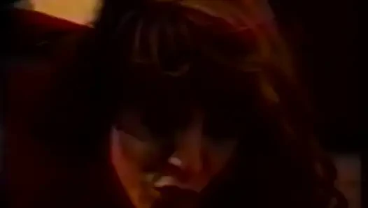 Pelacur seksi lubangnya dientot dari belakang dan mengerang ke memeknya