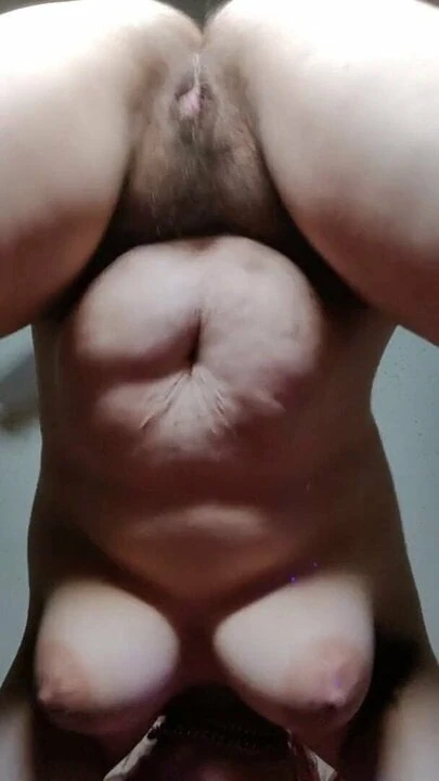 shaking tits
