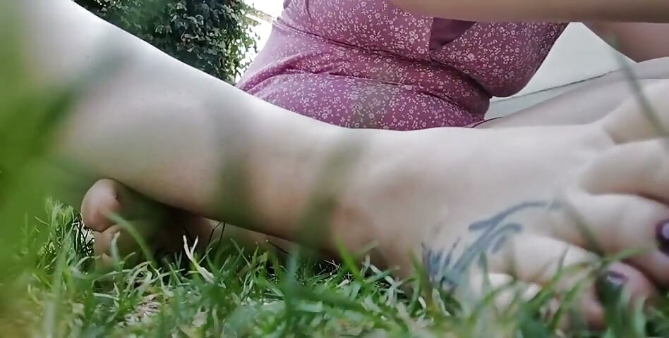 Nicoletta Puts Nail Polish on Her Perfect Feet in a Garden Would You Like to Lick Them All?