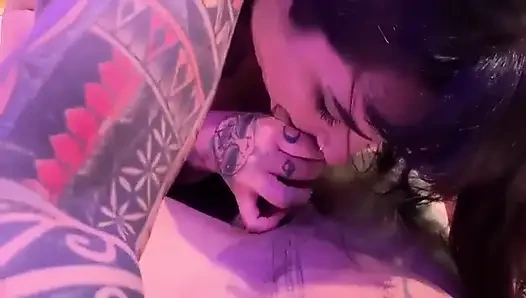 Wunderschönes heißes Video Amateur großer Schwanz