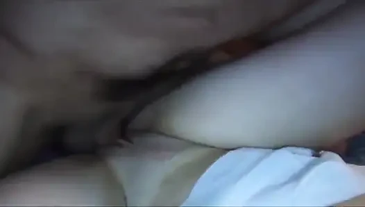 Olgun kızıl saçlı bebek parmaklanıyor ve ateşli grup seks partisiyle dolu