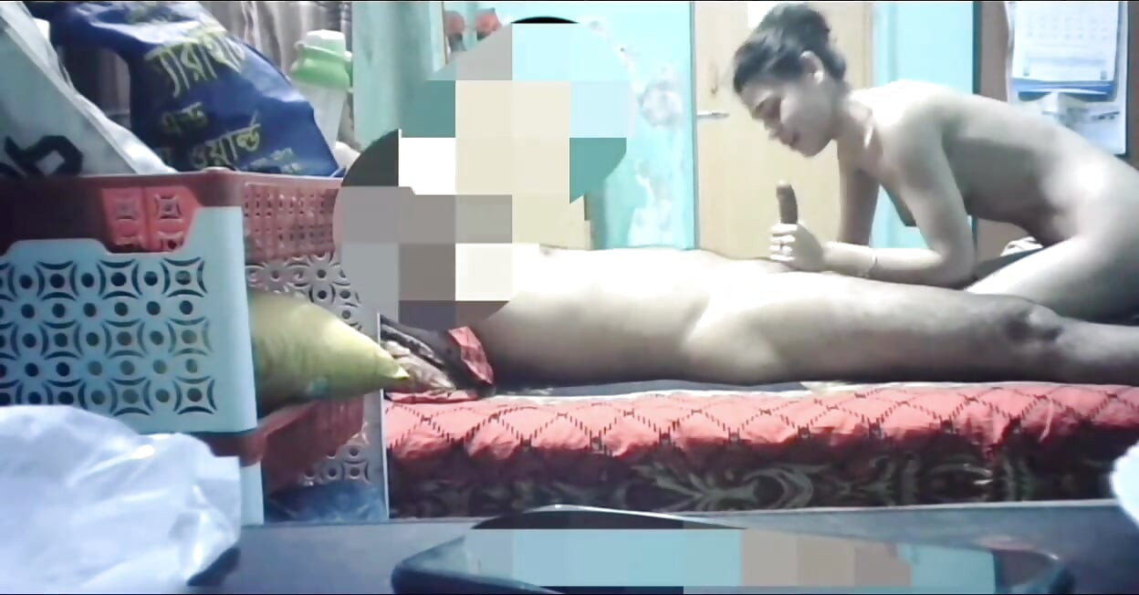 18 Year old  Horny Girlfriend Giving Blowjob Desi Indian ( PART-1)