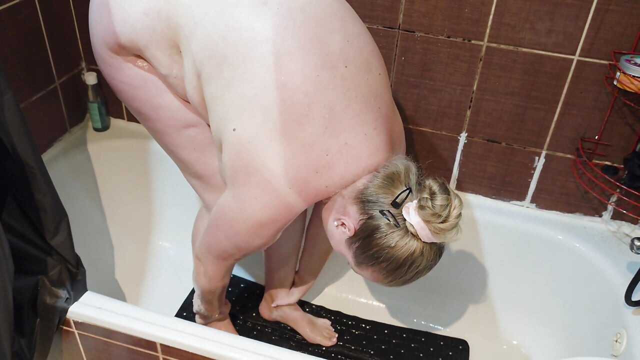 Husband Always Gets Turned on Watching His Chubby Wife Shower - Real Amateur Married Couple