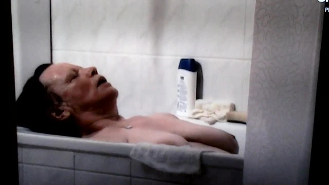 Fingering Ursula