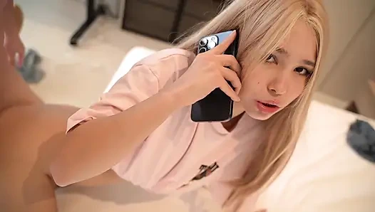 Stepmom's Heart Is Worried, Thinking That Something Bad Might Happen if She Stayed with Her Friend, but What Could Happen?