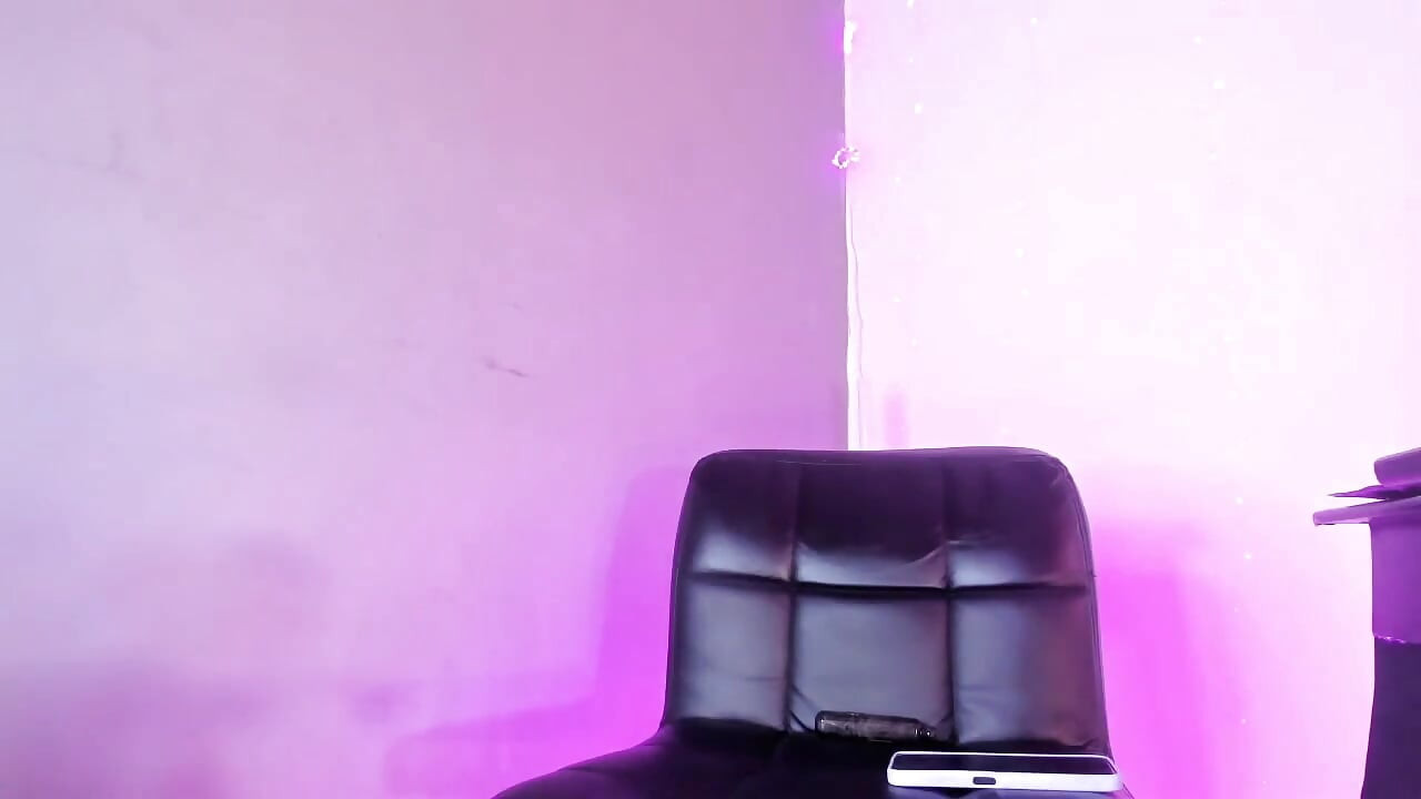 Femboy with Fat Ass Twerking Before Deep Anal Wild
