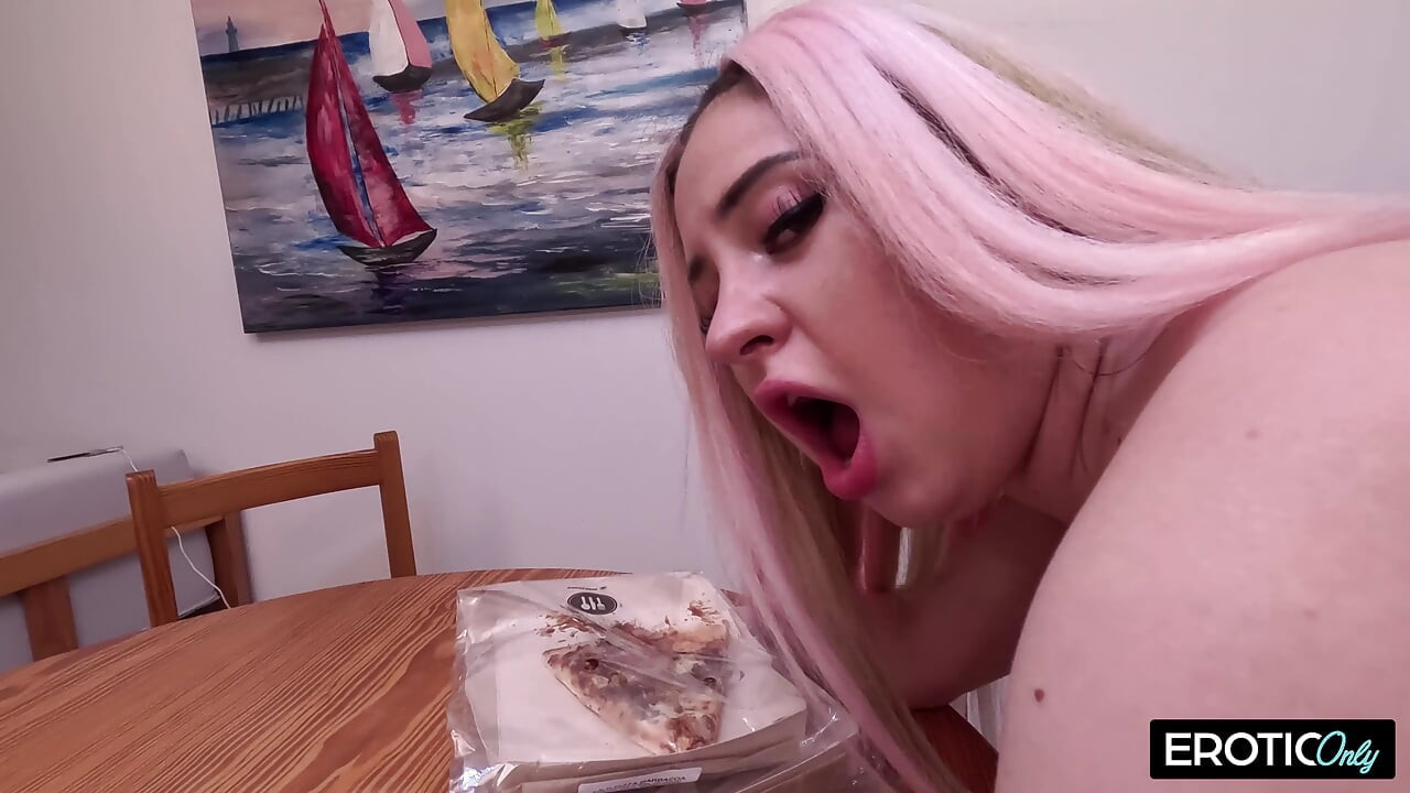 German Teen Loves Cum on Pizza After Assfuck!