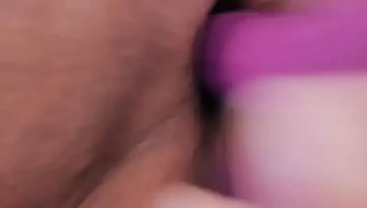 Tek başına oynuyor