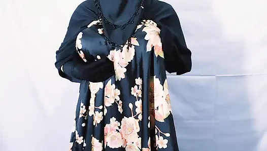 Muslim Hijabi Beautiful Housewife Fucking with Neighbor - With Clear Hin...