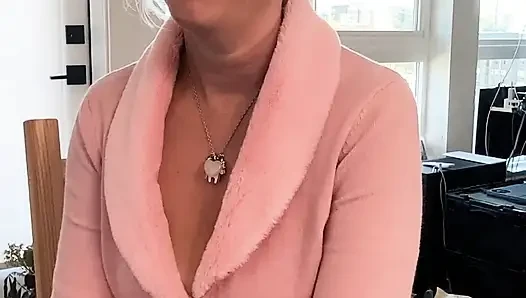 Hot Preview - Tapping My Best Friend’s Mom While He’s at the Gym