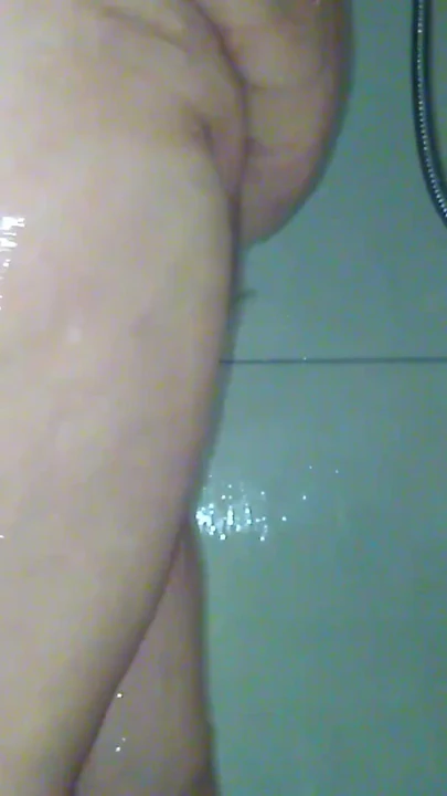 Momento chave de "Alemã gorda milf se lava. Você está me enganando de novo?"