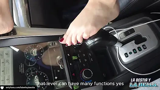 İş arkadaşımı arabada sikiyorum ayaklarını dölle dolduruyorum ev yapımı amatör