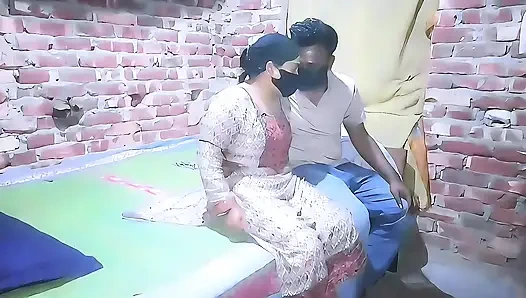 Baldızımın evini ziyaret ederken, baldızımın beni seks için aradığını gördüm.