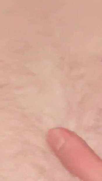 大男が仕事をこなす。|クリップ2