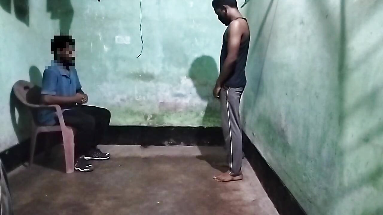 Sexo gay indio con polla grande follando chico con baile indio