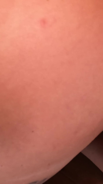 "Fesselnder moment von "blonde barbie-bombe louise lee Deepthroat und anal creampie pOV"