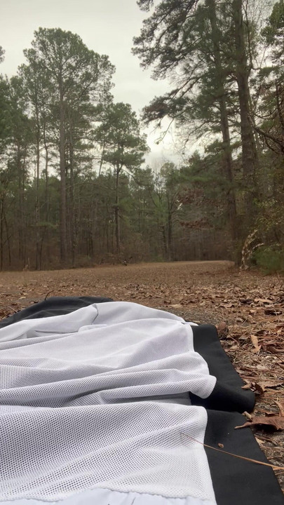 مؤخرة صغيرة مثيرة في الأماكن العامة