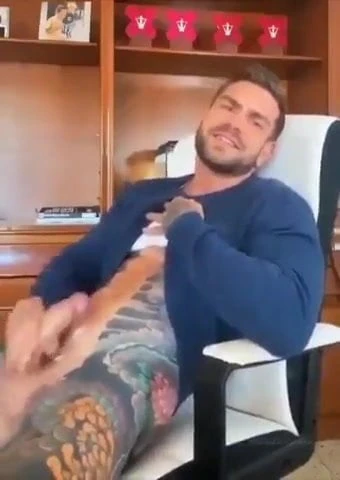 Cum landing trail in between those sexy tattoos