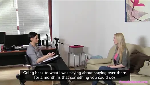 Kadın ajan - muhteşem sarışın Antonya ve patronu sapık ofis 69 ve ateşli amcık parmaklamanın tadını çıkarıyor