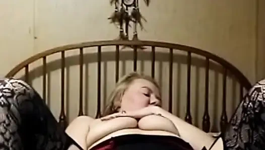 Мастурбирую за деньги вживую