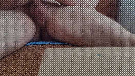 Erkek arkadaşımı tahrik ettim ve ona bindim