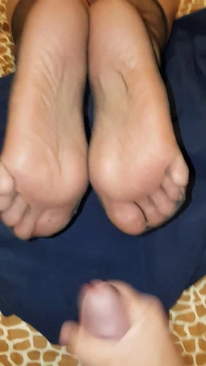 Nylon footjob pt. 3
