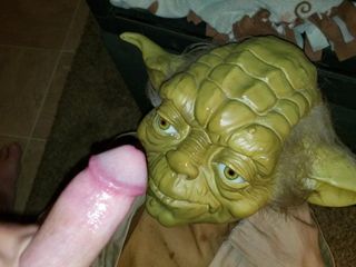 Yoda получает камшот на лицо