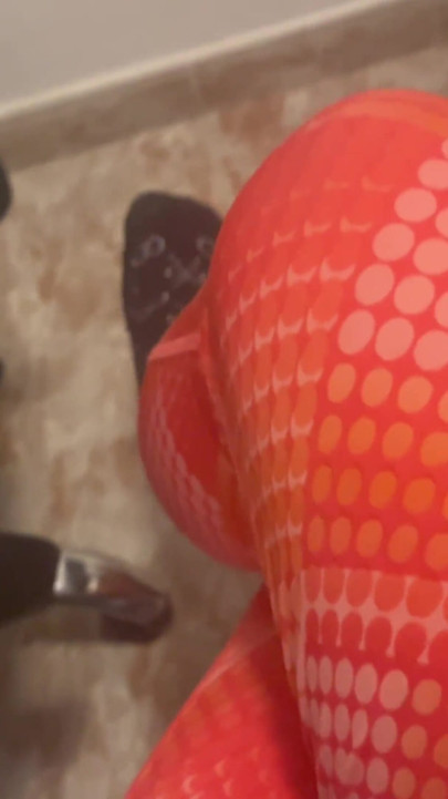 Joven Con Leggins Se Masturba