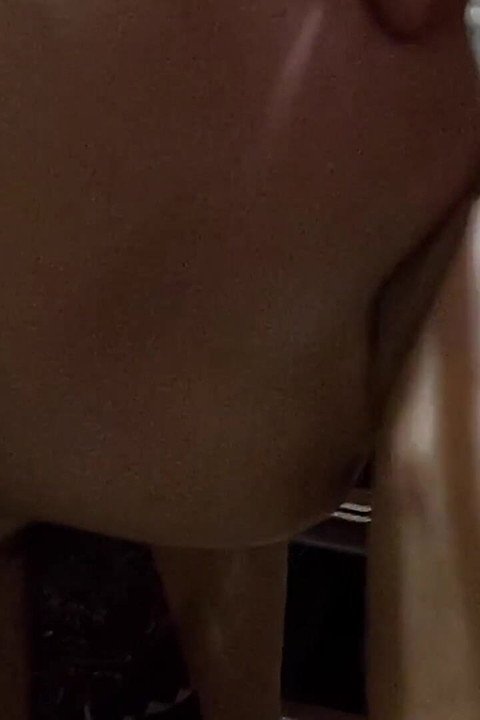 Amateur Girlfriend Enjoys Blowjob Und Swallow a Good Cumshot in Her Mouth