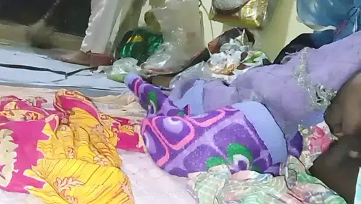 Köyün üvey kızlarının götü ve penisim sabah erken saatlerde üvey kızlarının götünü gördükten sonra penisim dikleşti.