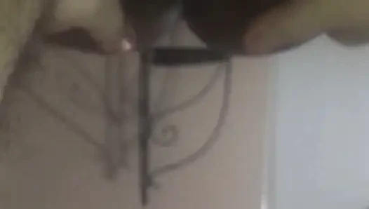 Indonesische Frau während einer Nacktmassage aufgenommen