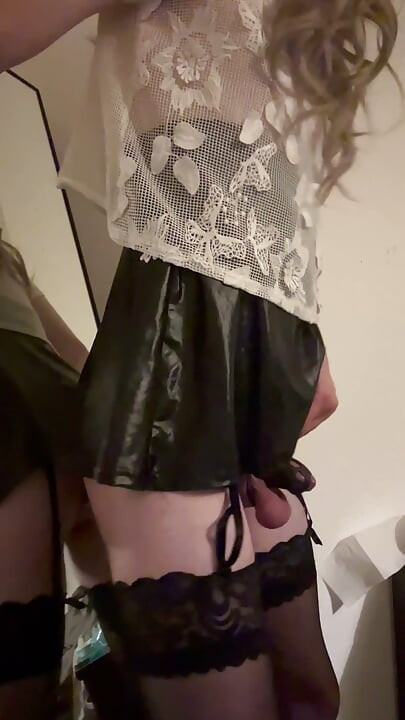 Filling Tight Hole While Caged