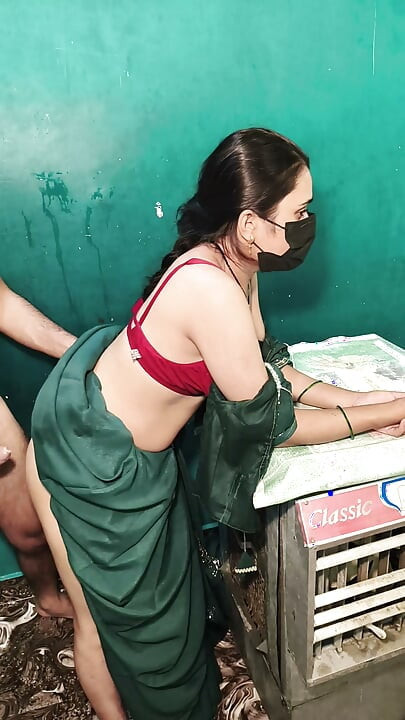Sexo de Irmão e Irmã Postiços Indianos Garota Indiana de 18 Anos Virgem Sexo pela Primeira Vez Sexo de Amor com Namorada pela Primeira Vez