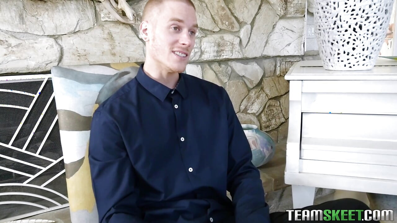 Tiny teen sucks off a huge cock white boy