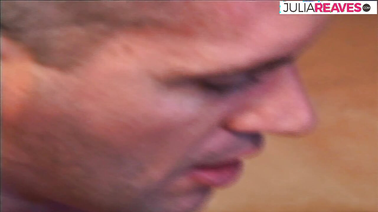 सुनहरे बालों वाली नानी वीर्य निकालने के लिए विशाल लंड पर चूत उछालती है