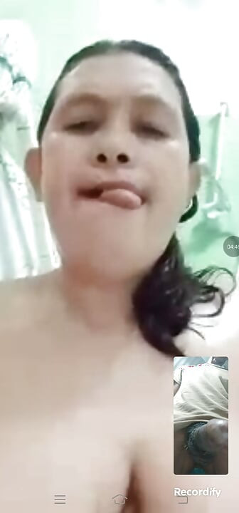 played her pussy while taking a bath