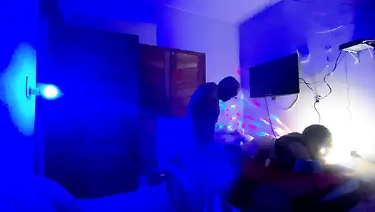 Tief im Hals, der viel Speichel hinterlässt, um ins Fell zu ficken