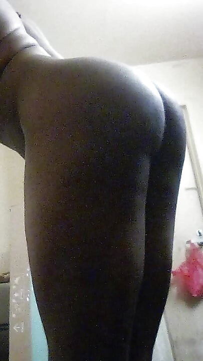 Black Bubble Butt Booty TGirl Spreading Tight Bootyhole Anal