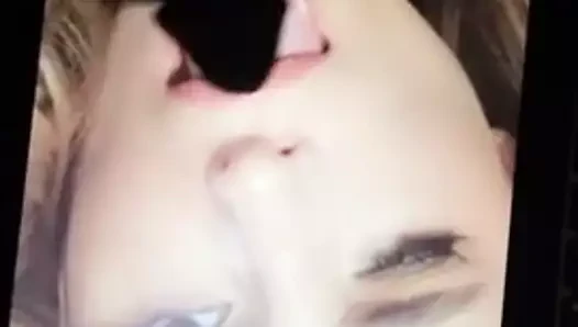 Cum üzerinde bella thorne 2