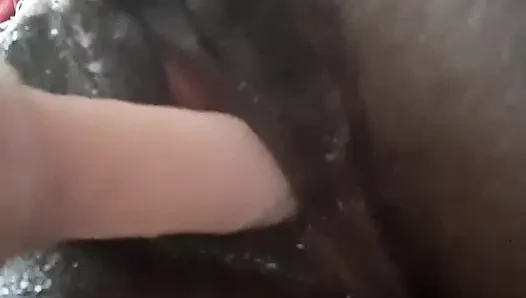 Yakın çekim siyah amımı beyaz didlo ile sikiyorum