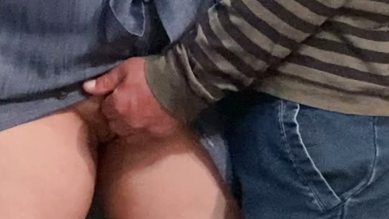 Dùng ngón tay địt lồn em