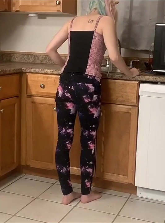 Teen Prom Queen Loses Virginity to Plumber