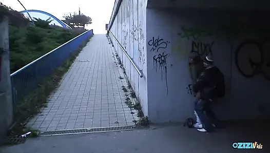 Ghetto paling tembus lihat tempat pembuahan di luar ruangan bisa dilakukan dengan kedamaian yang relatif
