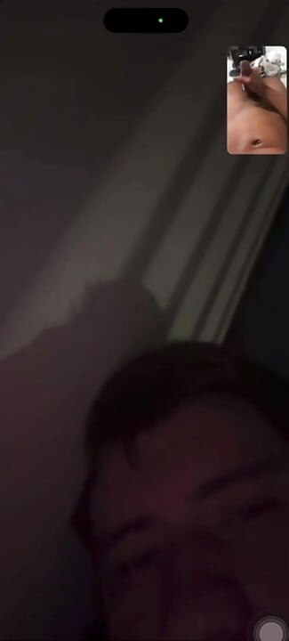 Adamla görüntülü görüşme